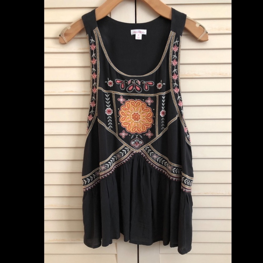 Xhilaration embroidered crepe keyhole tank